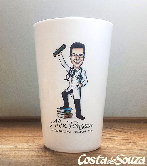 caricatura-formatura-medicina-copo
